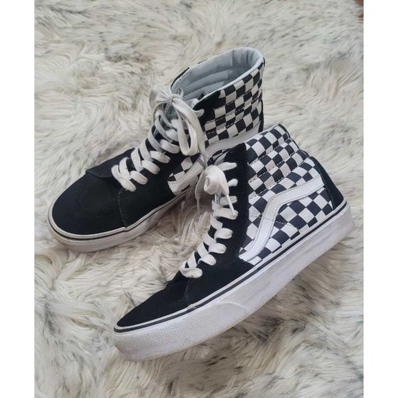 Vans Sk8-Hi Checkered Sneakers. Mens 7.5, Women's 9